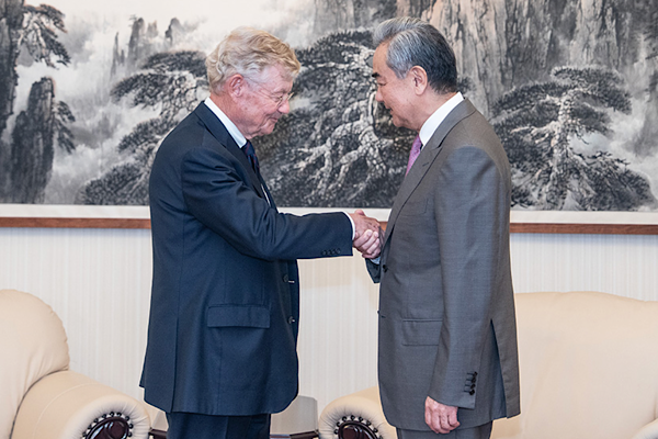 Wang Yi’den İsveç iş dünyasına Çin’le işbirliğini güçlendirme çağrısı