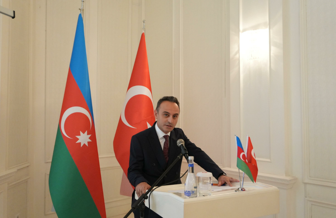 Kepez Belediyesi, Gence’de Türkiye Seçkisi Kitaplığı açtı