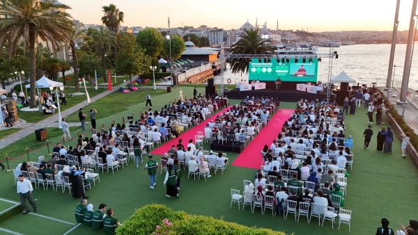 Genç Münazırlar Yeşilay Münazara Turnuvası’nda Türkiye şampiyonluğu için yarıştı