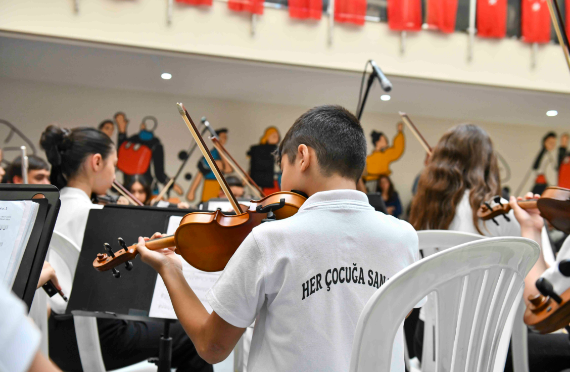ABB’nin “Her Çocuğa Sanat” projesi meyvelerini veriyor