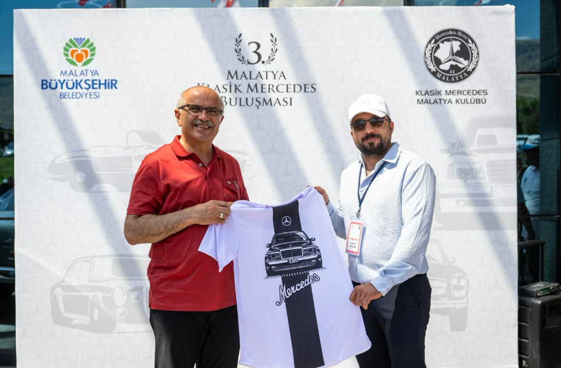 Kayısı Festivali’nde klasik Mercedes buluşması düzenlendi
