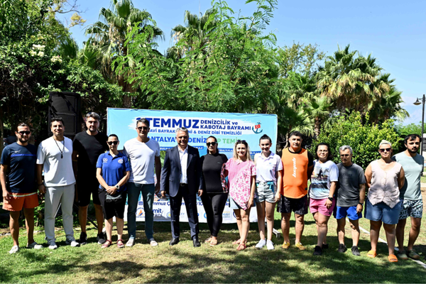 Erenkuş Plajı’nda deniz dibi temizliği