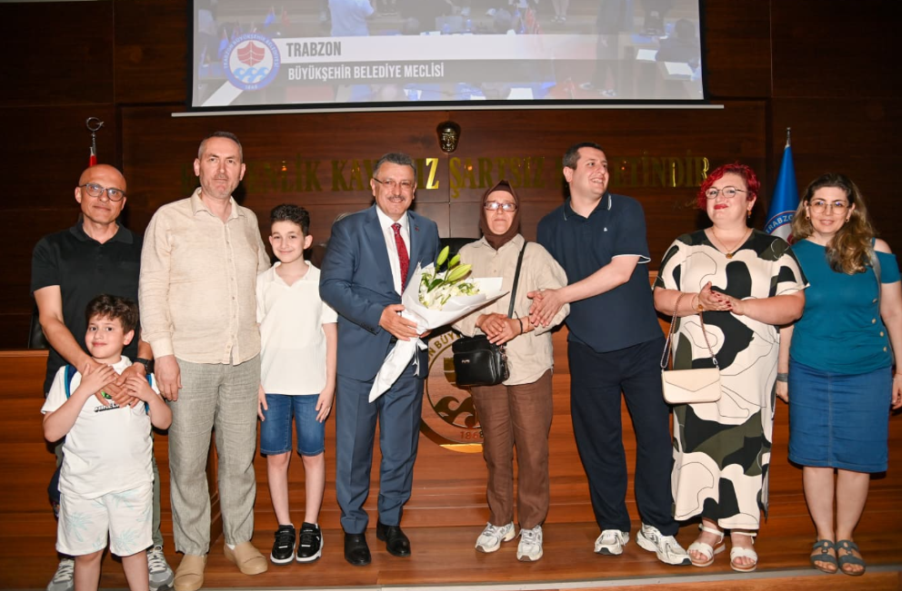 Genç: Dini değerlerimizle kimse alay edemez