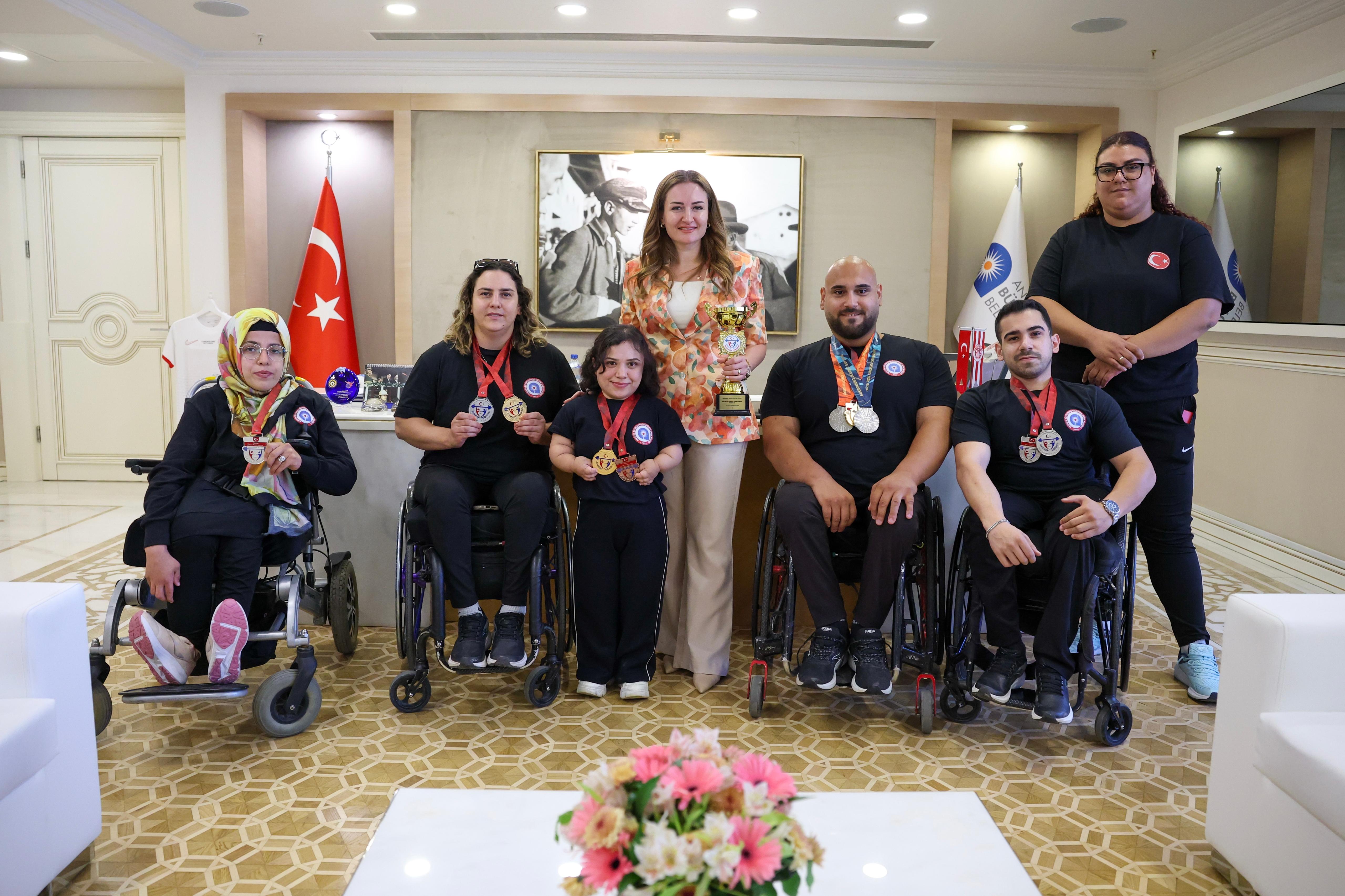 Antalya Büyükşehir Belediyesi başarılı sporcuları ağırladı