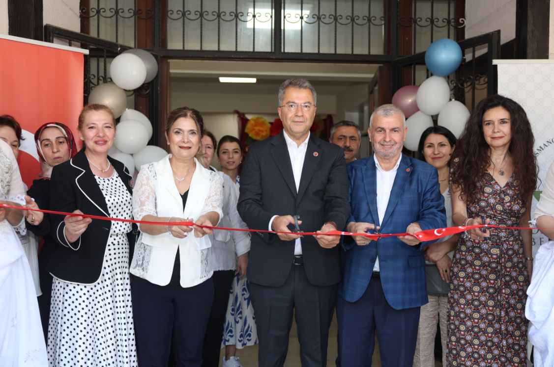 OSMEK kursiyerlerinin el emeği yıl sonu sergisinde beğeniye sunuldu