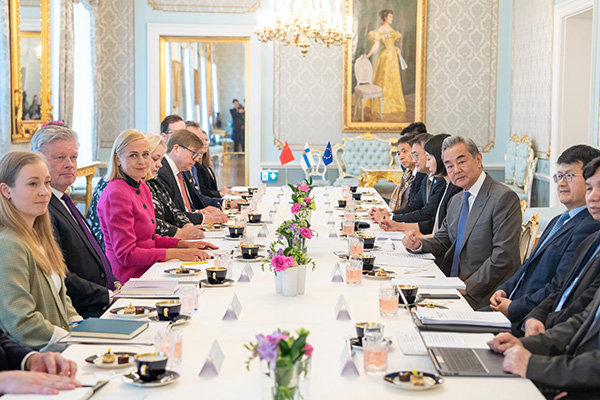 Çin Dışişleri Bakanı Wang Yi’nin Finlandiya temaslarında iş birliği ve güven vurgusu