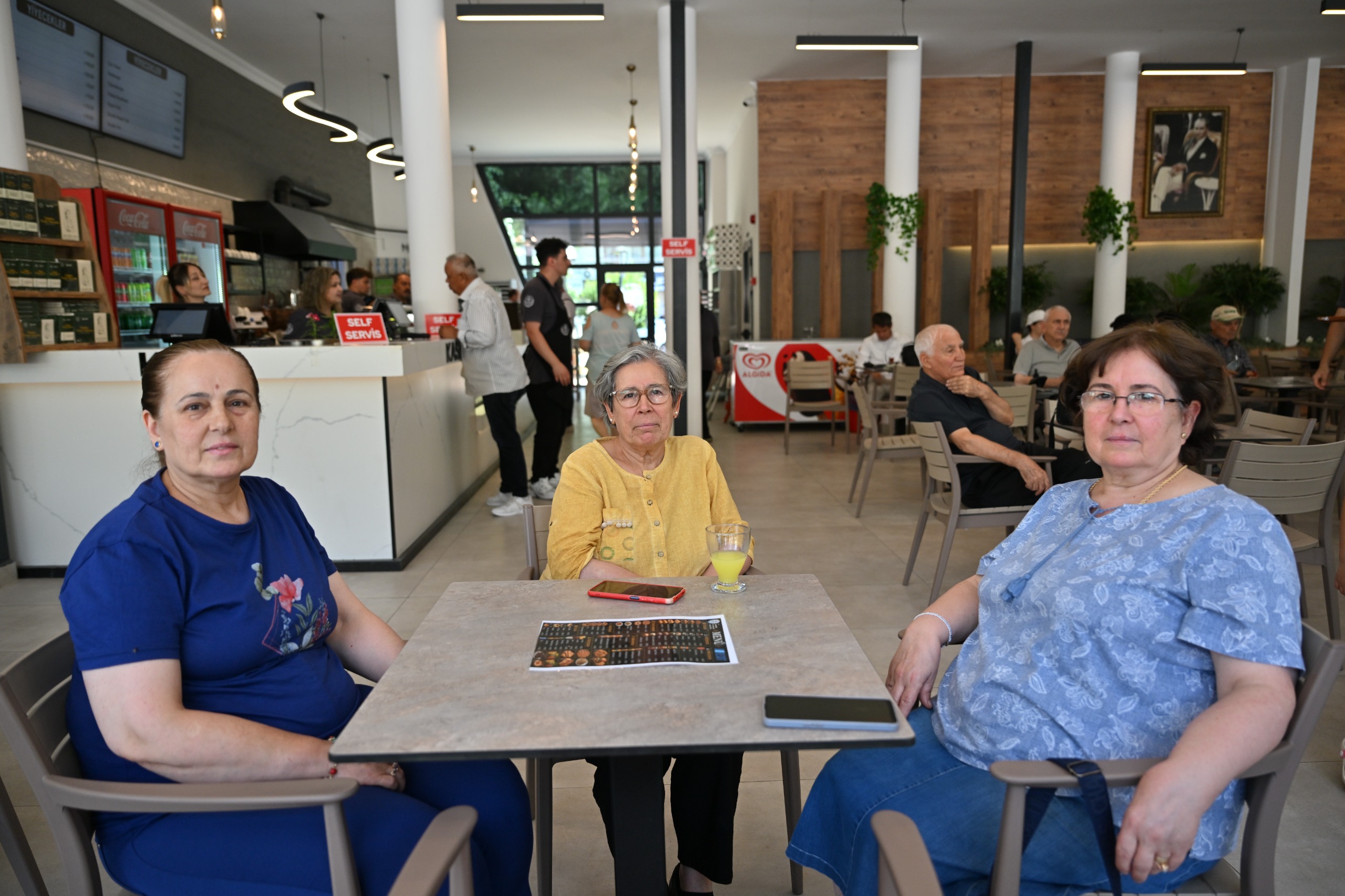 Emekli Kafe hizmet vermeyi sürdürüyor