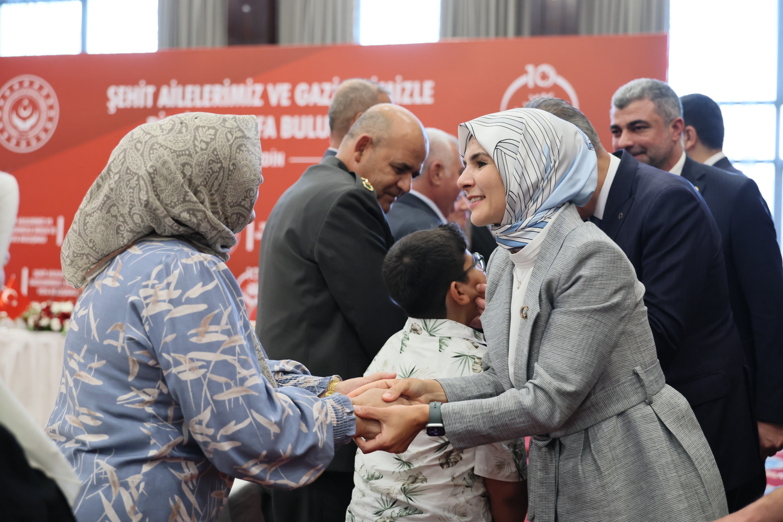 Bakan Göktaş, Mardin’de şehit aileleri ve gazilerle bir araya geldi