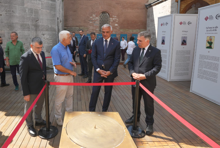 Bakan Ersoy, Fatih’in 555 yıllık ilim mirasını anlatan müzeyi ziyaret etti