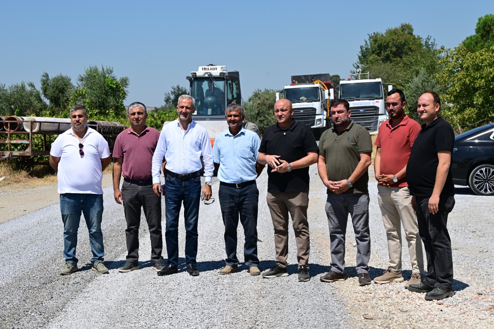 Gölmarmara’da 8 kilometrelik yolda sathi kaplama çalışması