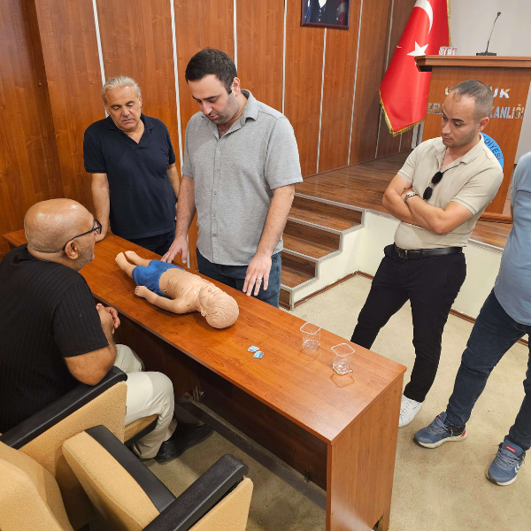 Gölcük Belediyesi personeline ilk yardım eğitimi