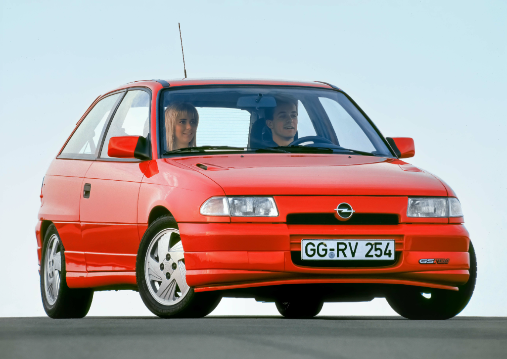 Opel Astra’nın 35 yıllık başarısı geleceğe ışık tutuyor
