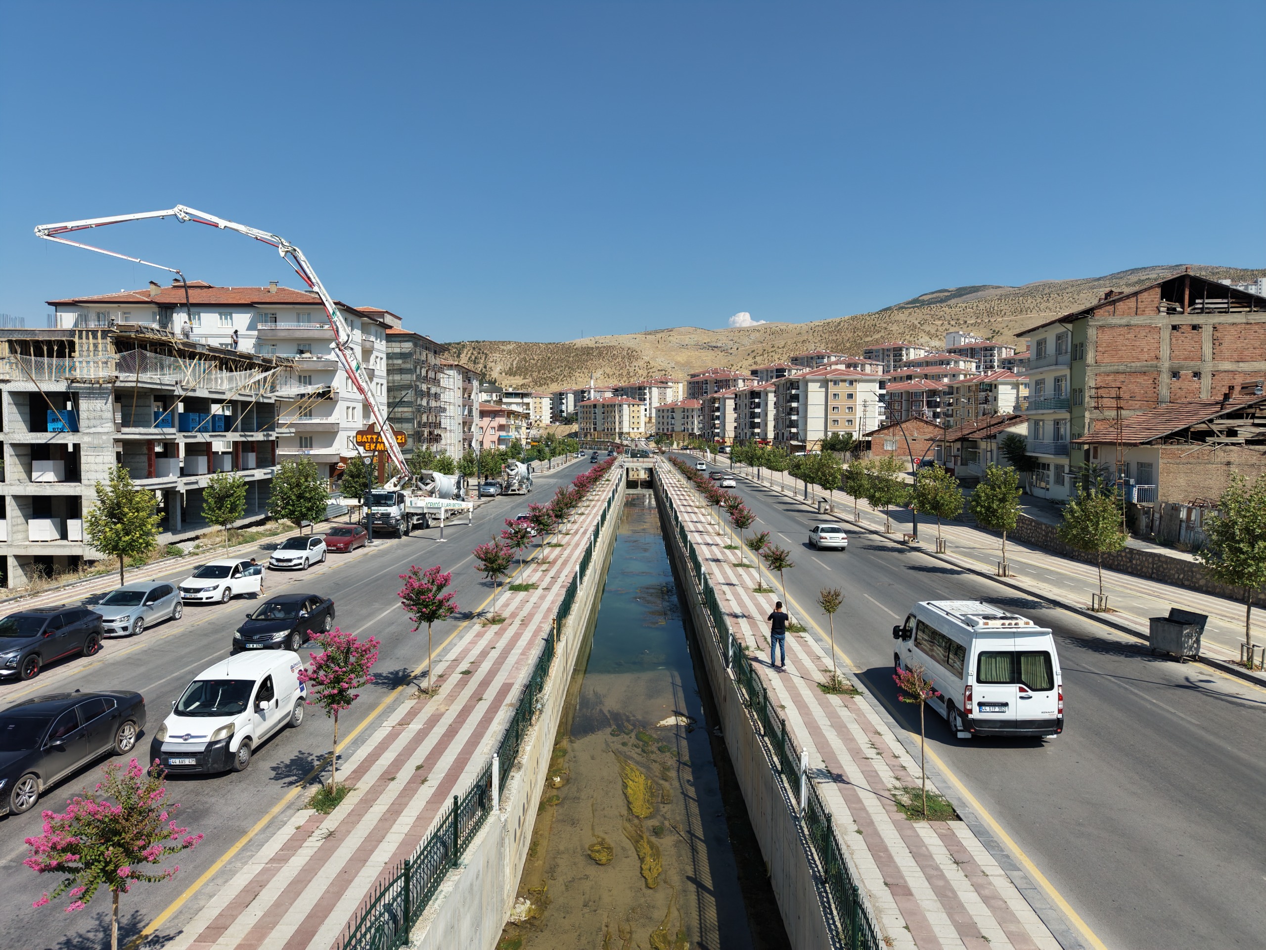 Malatya’da yeşil alan ve peyzaj çalışmaları sürüyor