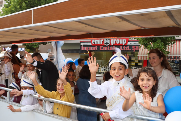 Yalova’da 59 çocuğa sünnet şöleni