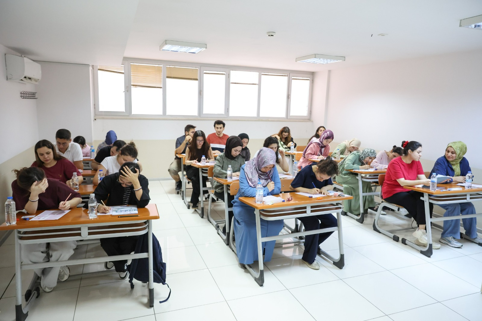 Bursa’da memur adaylarına KPSS provası: Yaklaşık 2 bin 500 aday katıldı