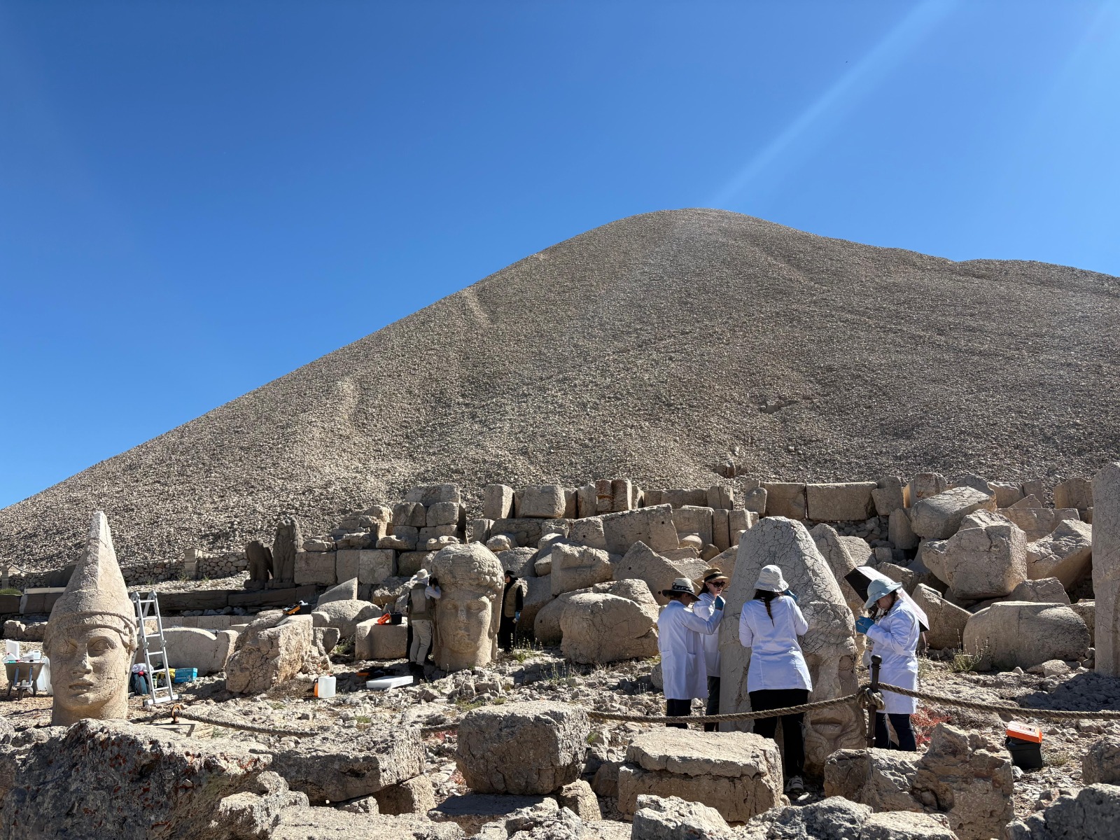 Nemrut Dağı’ndaki heykeller için 5 yıllık koruma çalışması yürütülüyor