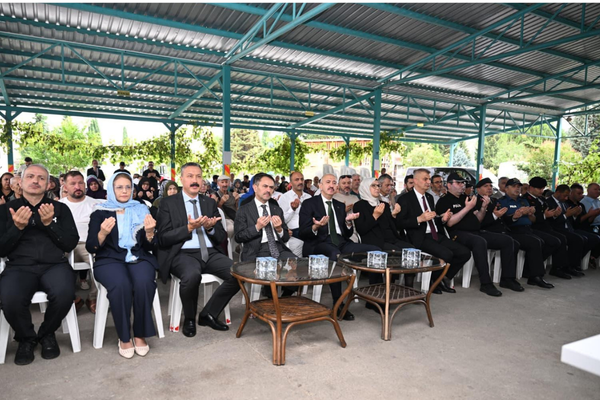 Cangir ve Aktaş’tan Deprem Şehitliği ziyareti