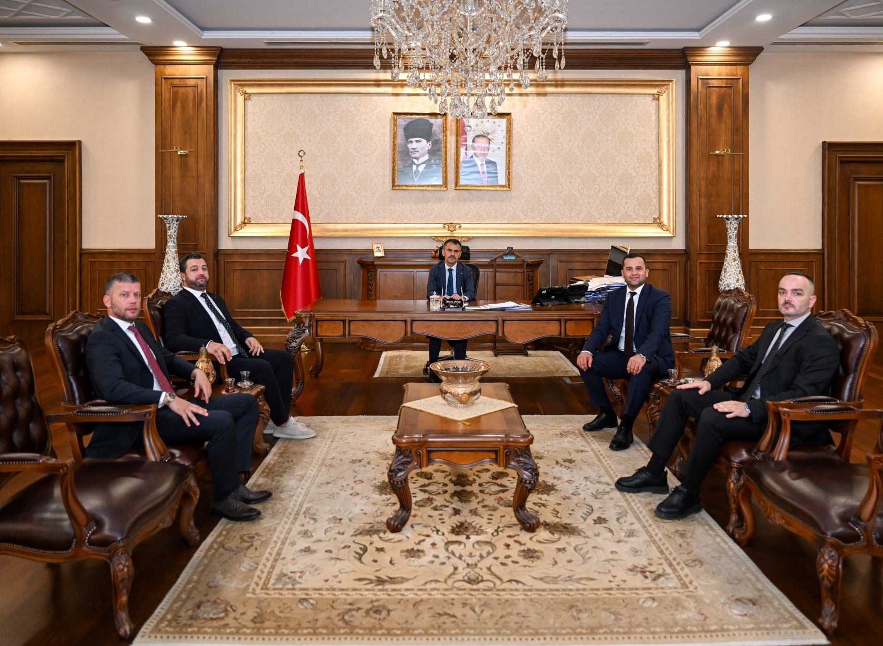 İş insanı Fatih Sultan Aşam ve beraberindeki heyet, Vali Aktaş’ı ziyaret etti