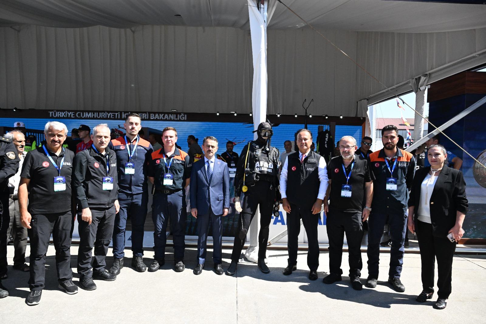 Vali Aktaş, “TEKNOFEST Mavi Vatan” alanındaki İçişleri Bakanlığı stantlarını ziyaret etti