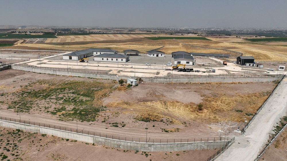 Bağıvar’da 588 bin metrekarelik yeni mezarlıkta çalışmalar son aşamaya geldi