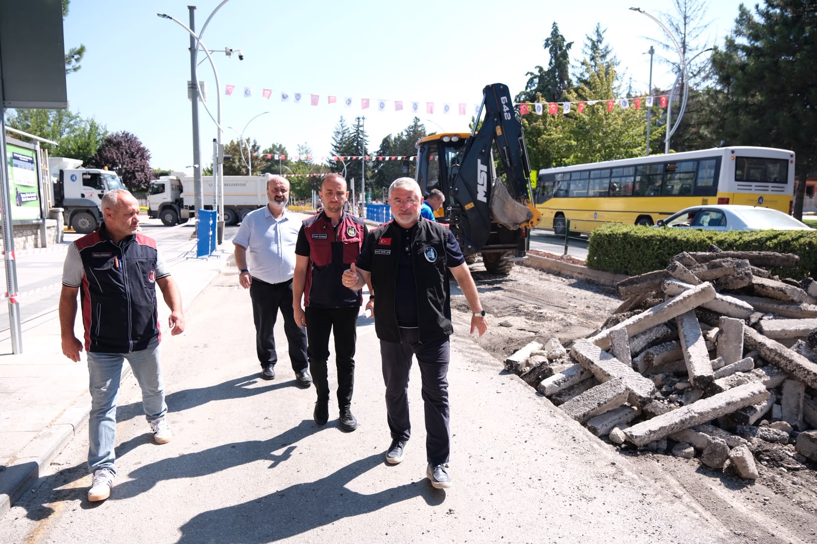 Gazi Caddesi asfalt yenileme çalışmalarında ikinci etap başladı
