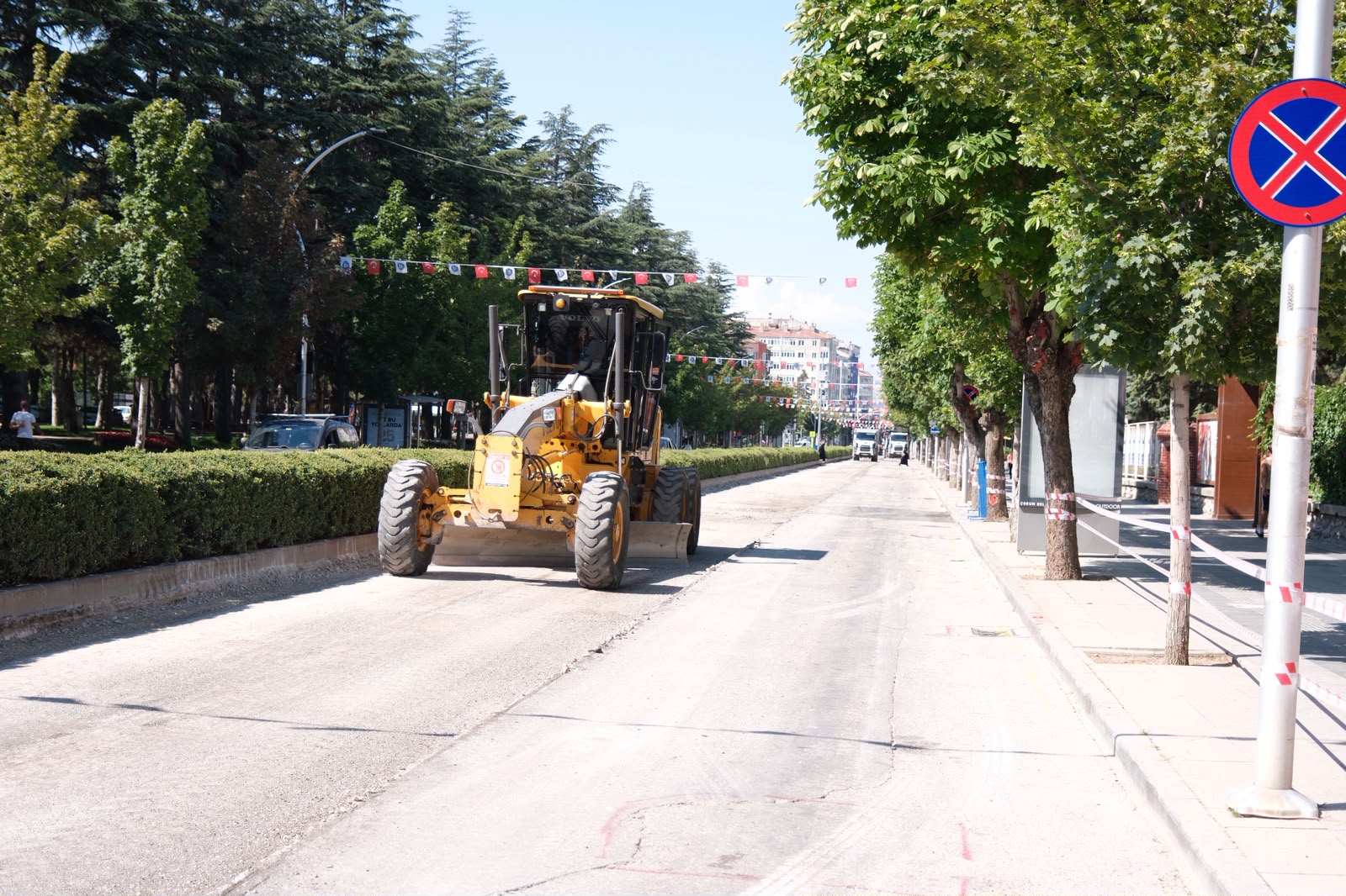 Gazi Caddesi asfalt yenileme çalışmalarında ikinci etap başladı