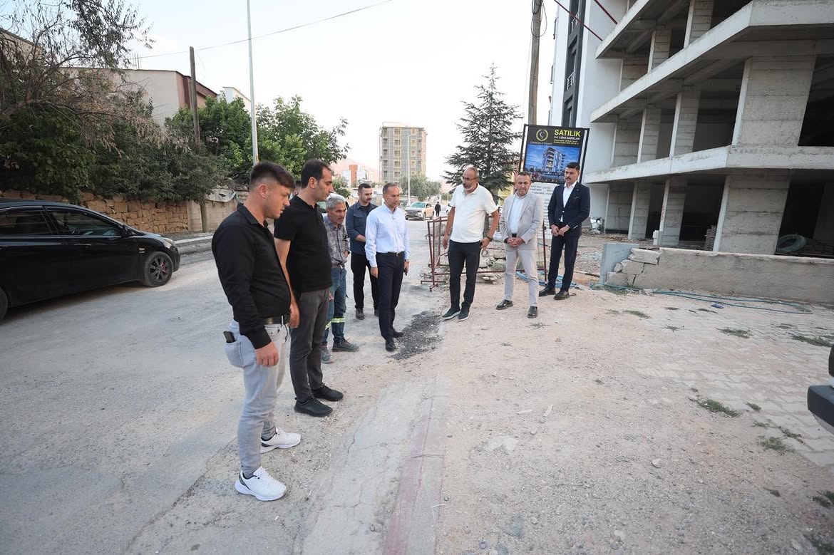 Başkan Özdemir, şehir genelindeki projeleri sahada denetledi
