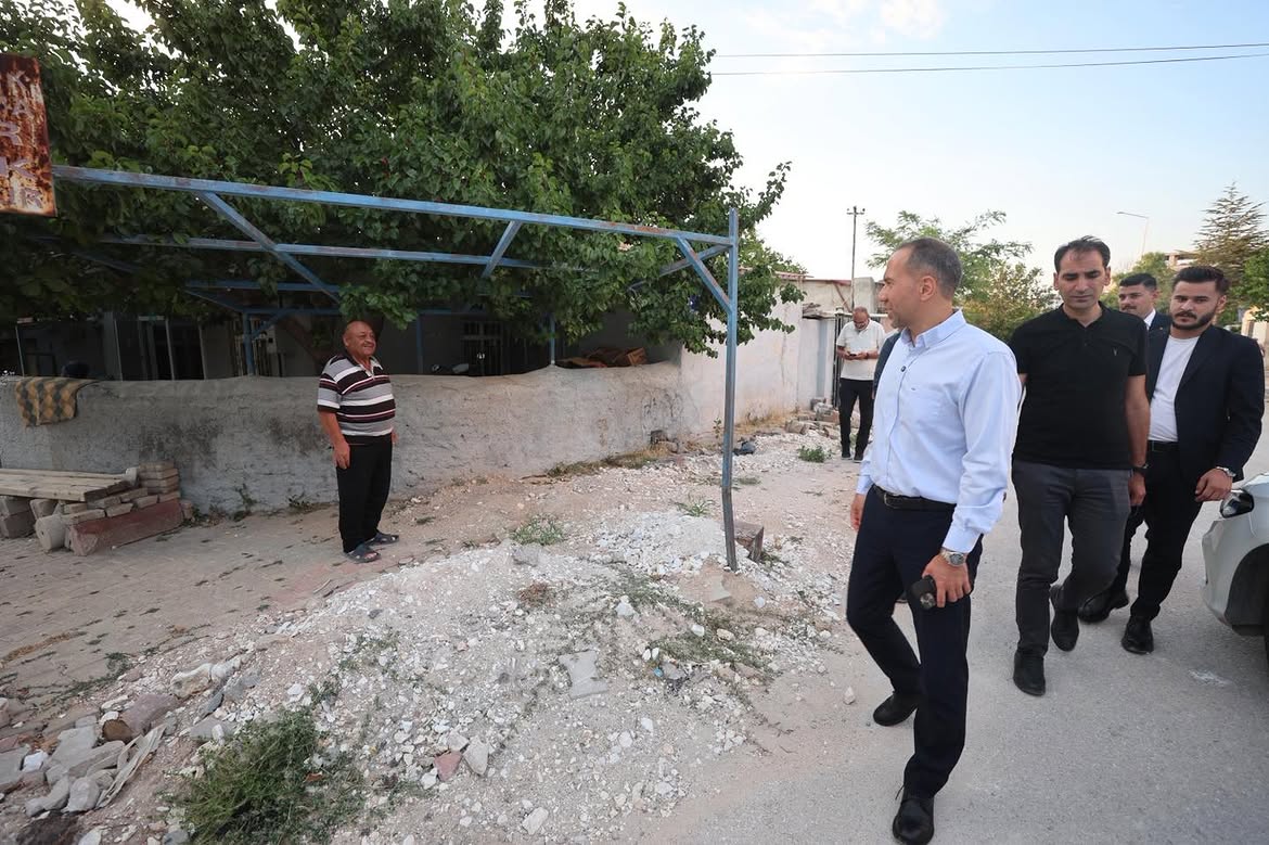 Başkan Özdemir, şehir genelindeki projeleri sahada denetledi