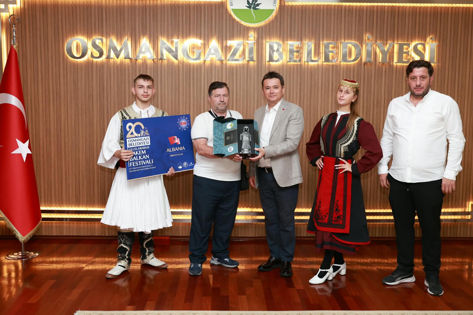 Balkan Festivali’ne katılan ekiplerden Başkan Aydın’a ziyaret