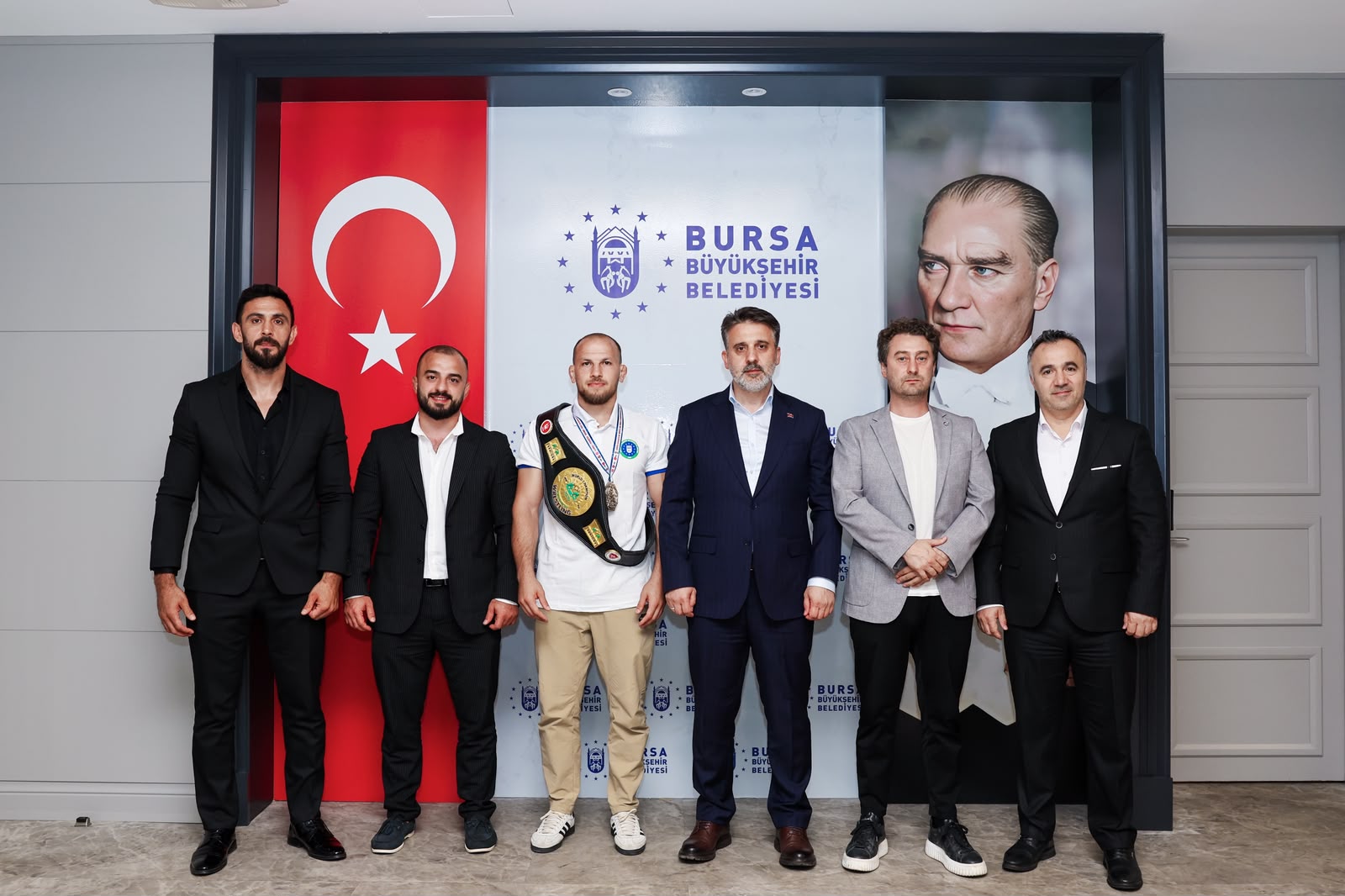 Başkan Vekili Biba’dan dünya şampiyonu güreşçi Fazlı Eryılmaz’a tebrik