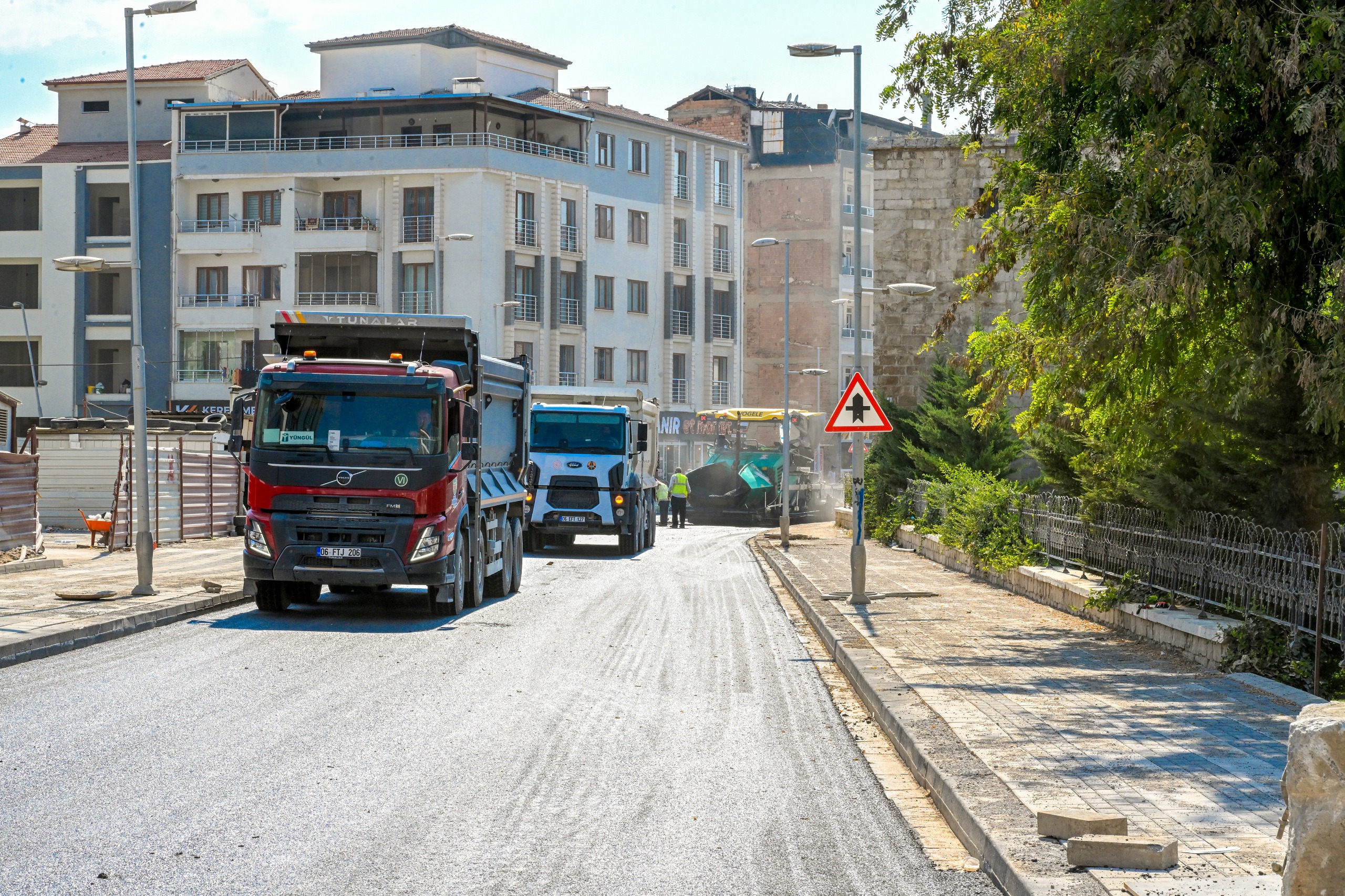 Malatya’da ulaşım atağı: 95 noktada yol çalışmaları sürüyor