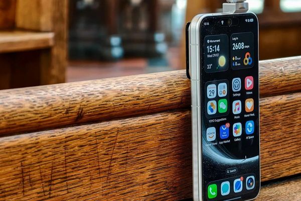 HONOR, sinematik çekim ve yapay zekaya beden kazandırdı: Robot Phone