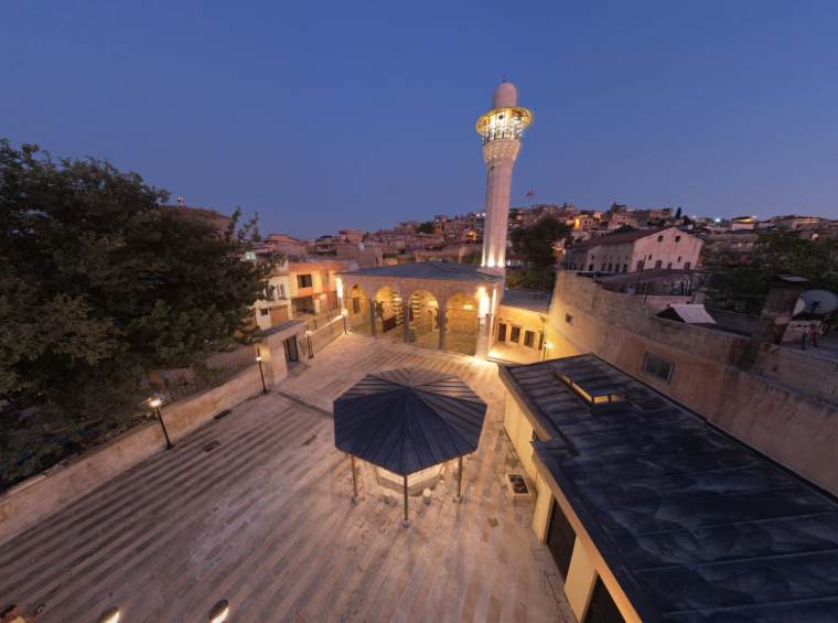 İki tarihi cami Mevlid Kandili’nde yeniden ibadete açılıyor