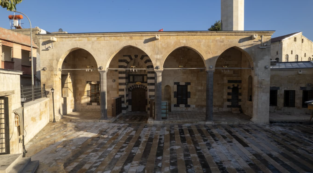 İki tarihi cami Mevlid Kandili’nde yeniden ibadete açılıyor