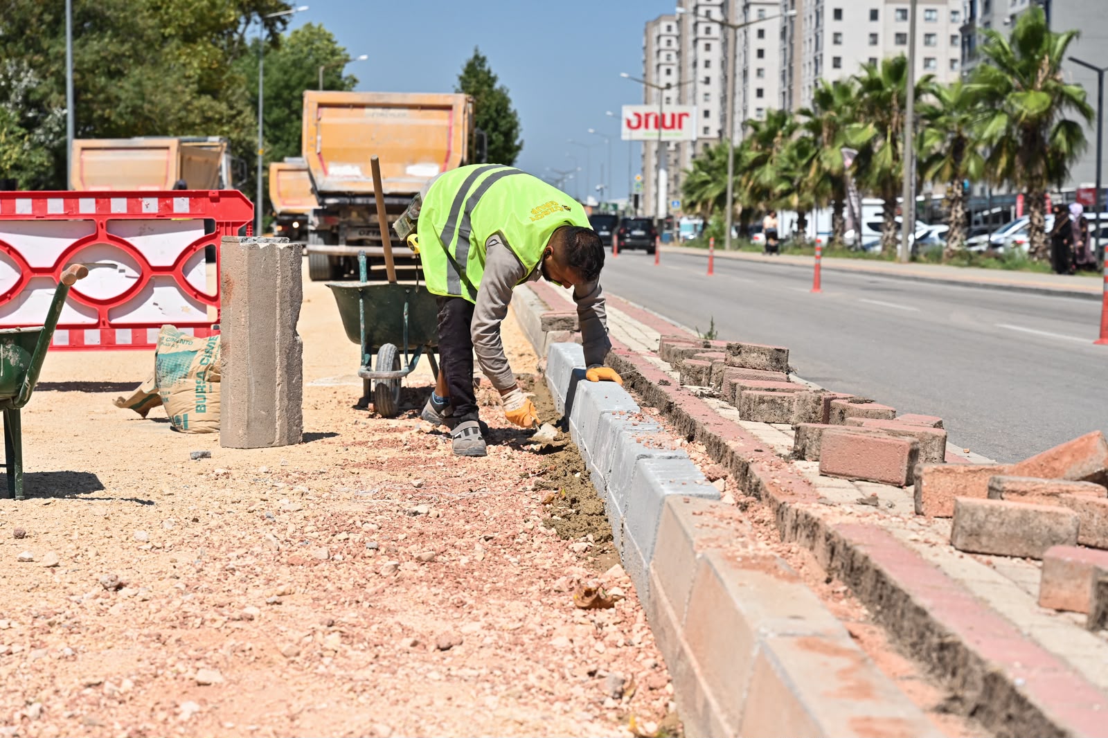 Bursa Büyükşehir Belediyesi’nden Panayır Mahallesi’nde altyapı ve ulaşım çalışması