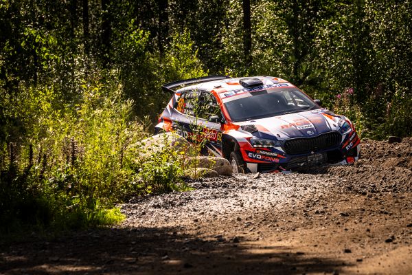 Finlandiya’da Türk zaferi: Uğur Soylu ve Mehmet Akif Yalçın FIA WRC Masters’da zirvede