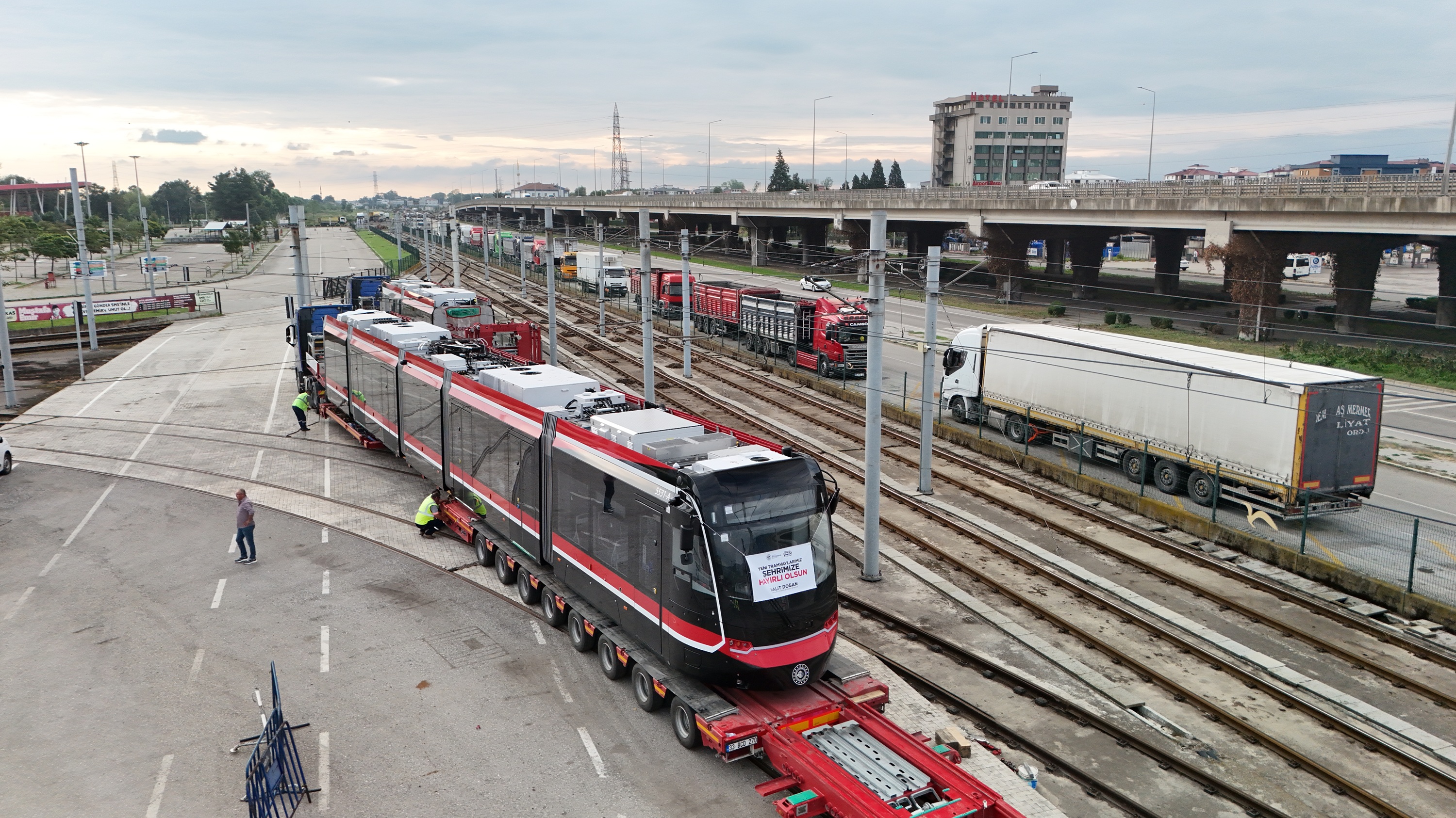 İkinci tramvay da Samsun’a ulaştı: Raylı sistem filosu 41 araca çıkacak