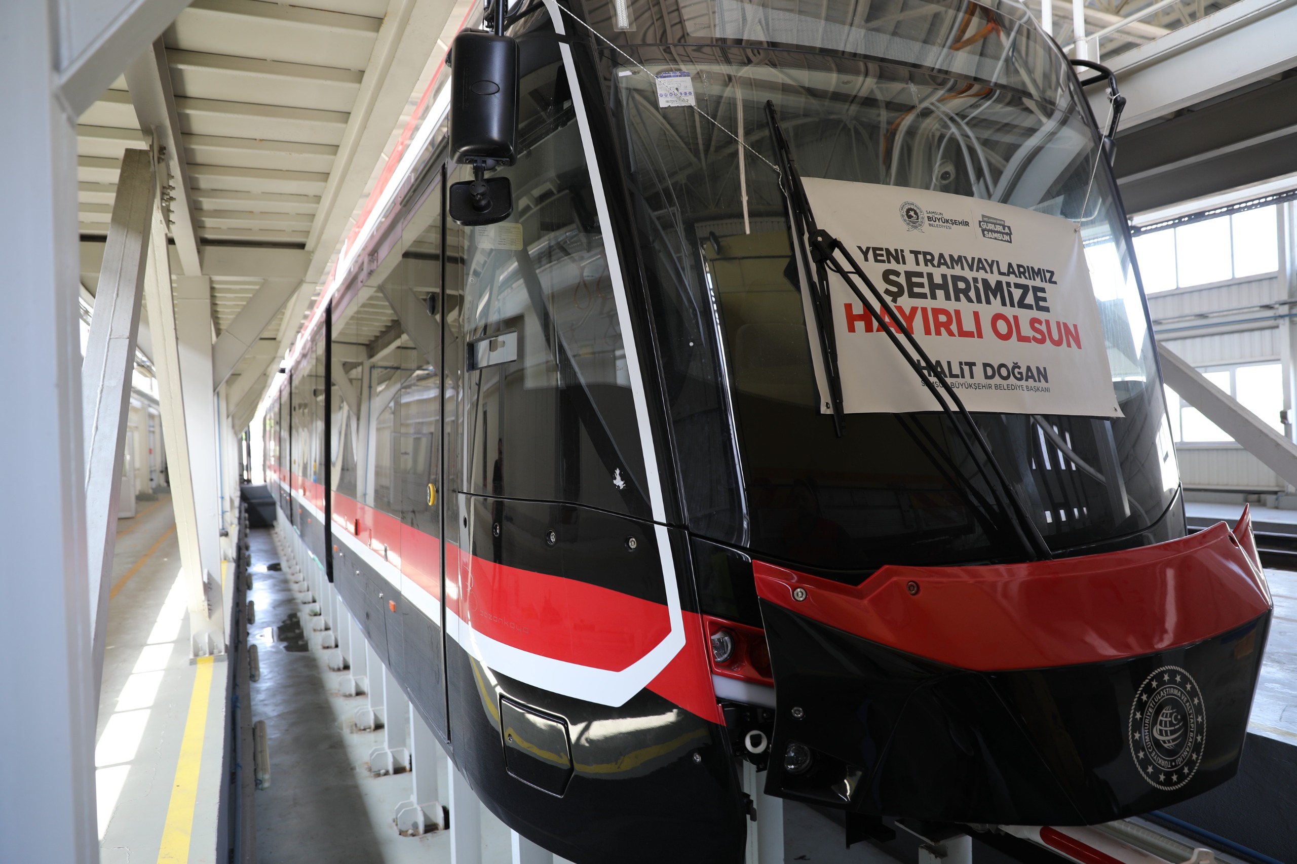 İkinci tramvay da Samsun’a ulaştı: Raylı sistem filosu 41 araca çıkacak