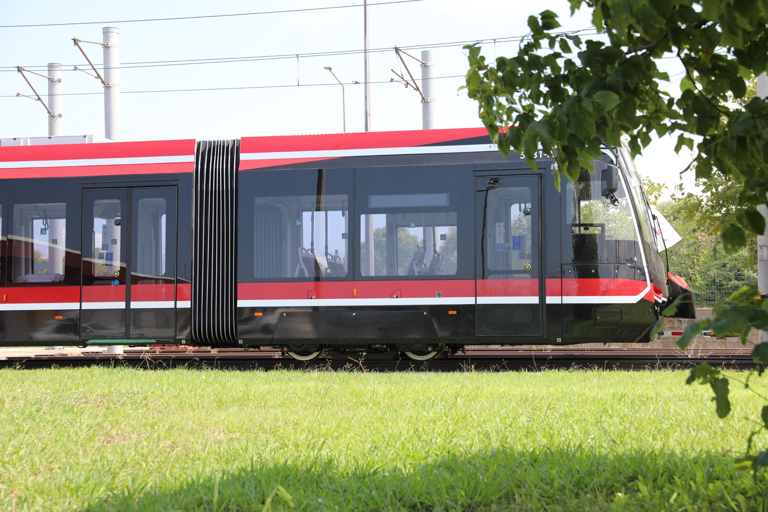 İkinci tramvay da Samsun’a ulaştı: Raylı sistem filosu 41 araca çıkacak