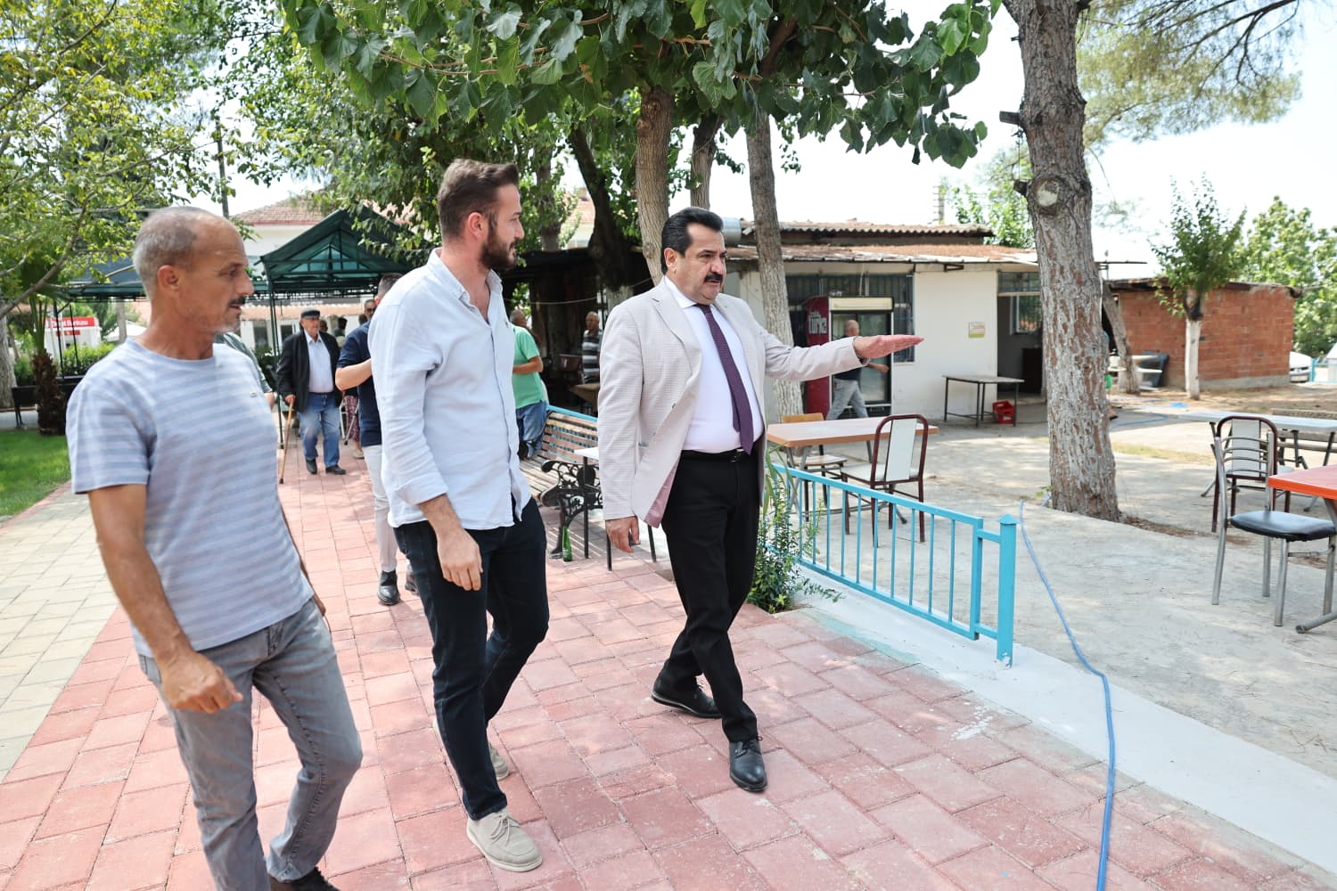 Behçet Güleç Parkı yenilendi, Akköy’de vatandaşların kullanımına açıldı