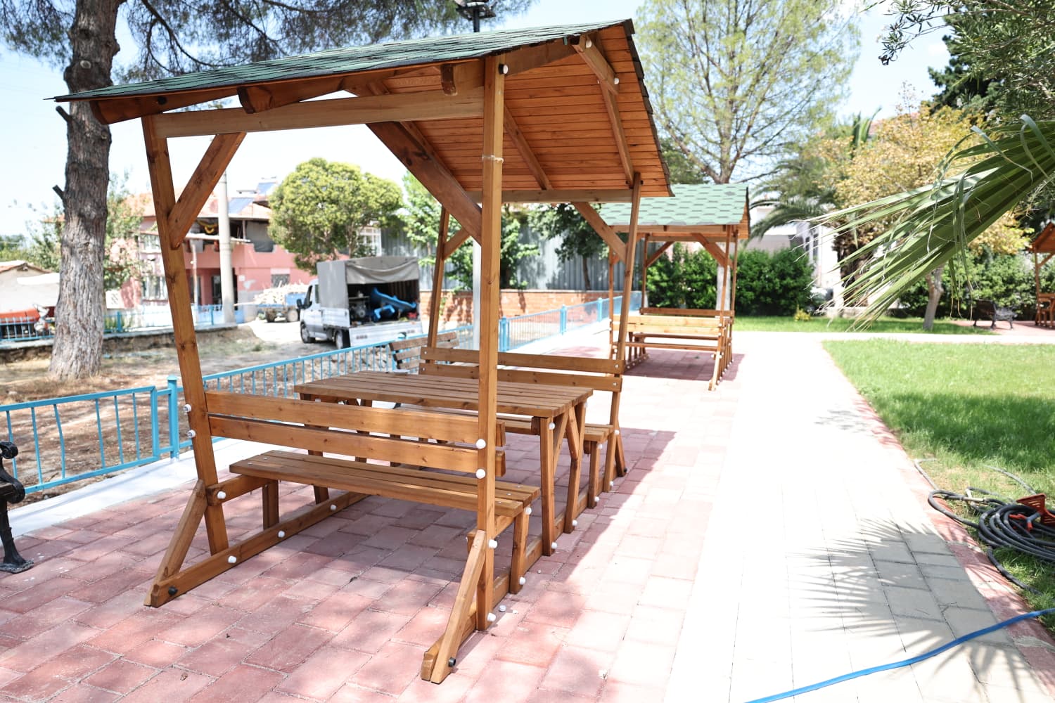Behçet Güleç Parkı yenilendi, Akköy’de vatandaşların kullanımına açıldı