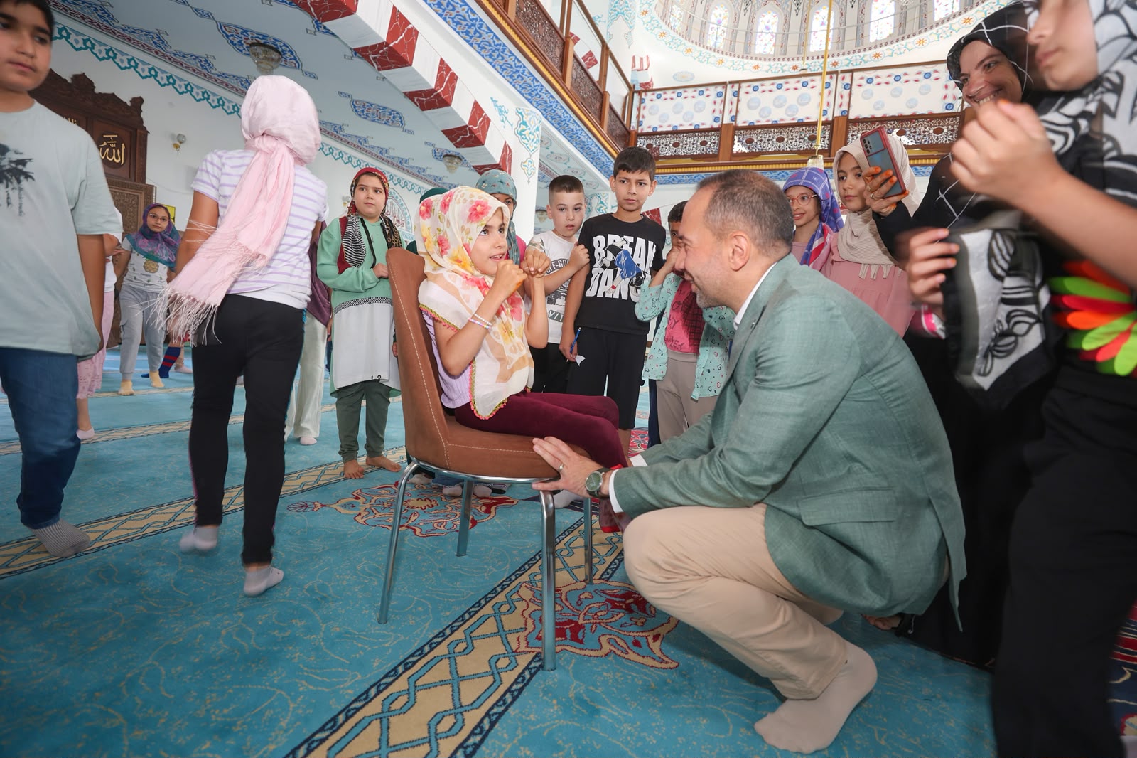 Başkan Özdemir, yaz Kur’an kursu öğrencilerini ziyaret etti