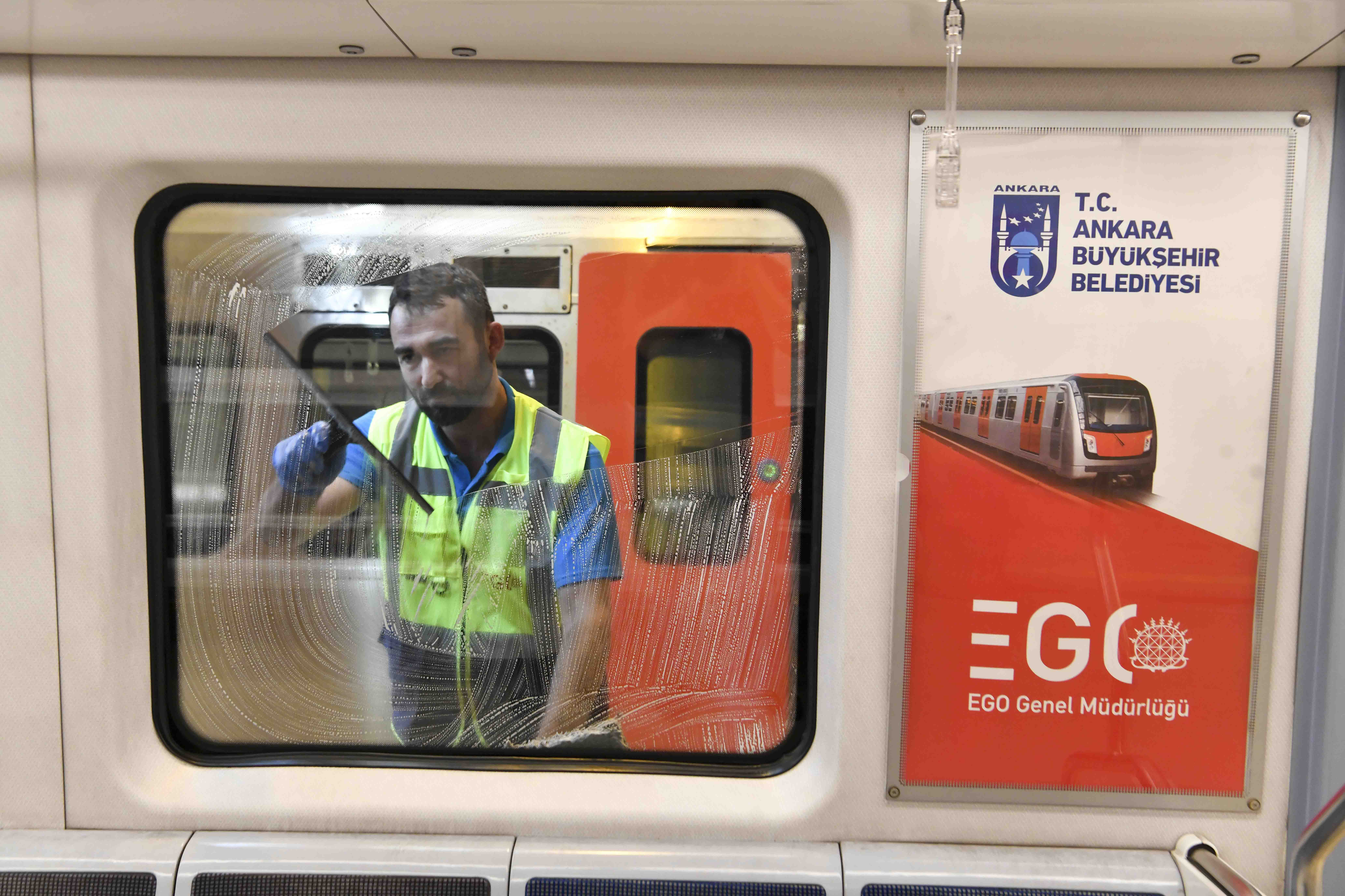 Metro ve ANKARAY’da gece boyunca hijyen mesaisi