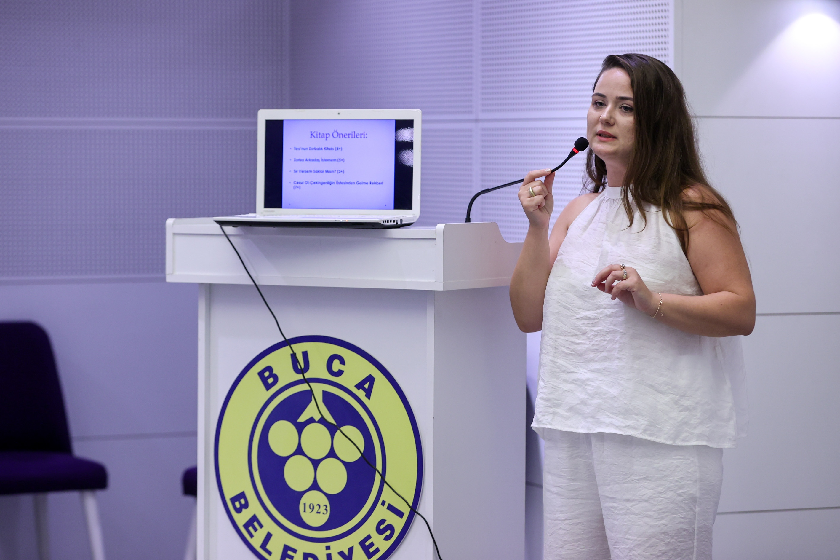 Buca Belediyesi’nde çocukların okul yaşamına yönelik seminer düzenlendi