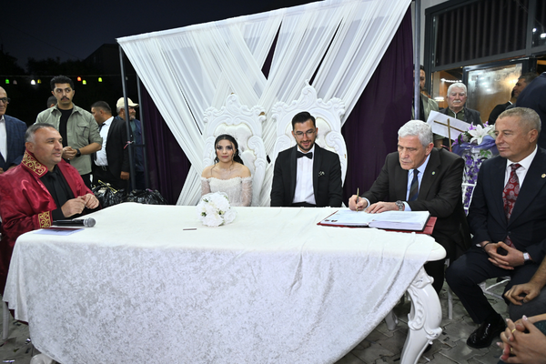 Dervişoğlu, Çay Belediye Başkanı Kantartopu’nun oğlunun nikah şahidi oldu