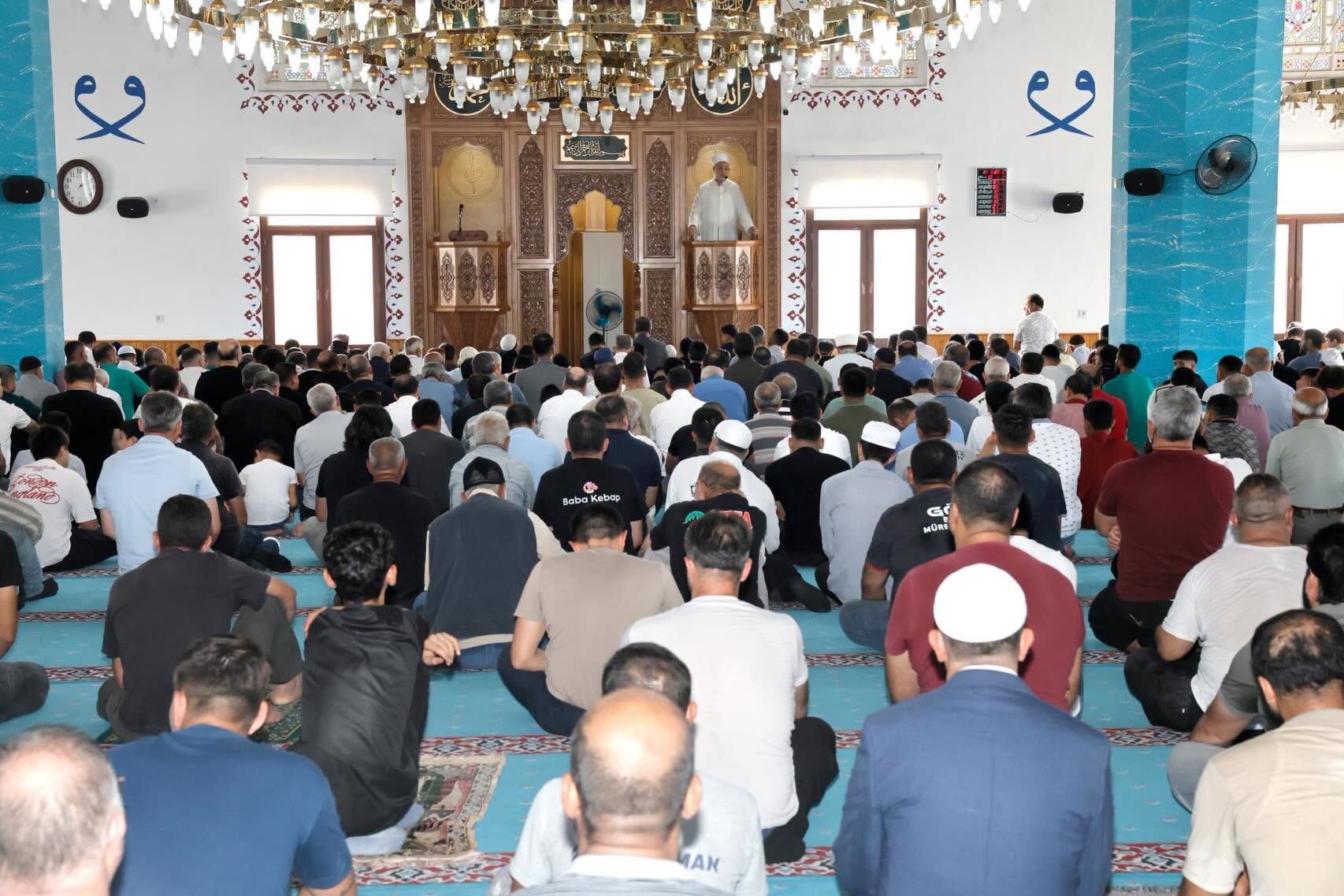Hacı Arif Mercan Camii cuma namazıyla ibadete açıldı