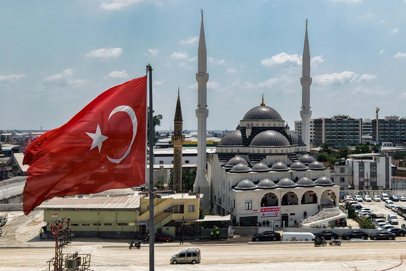 Hacı Arif Mercan Camii cuma namazıyla ibadete açıldı