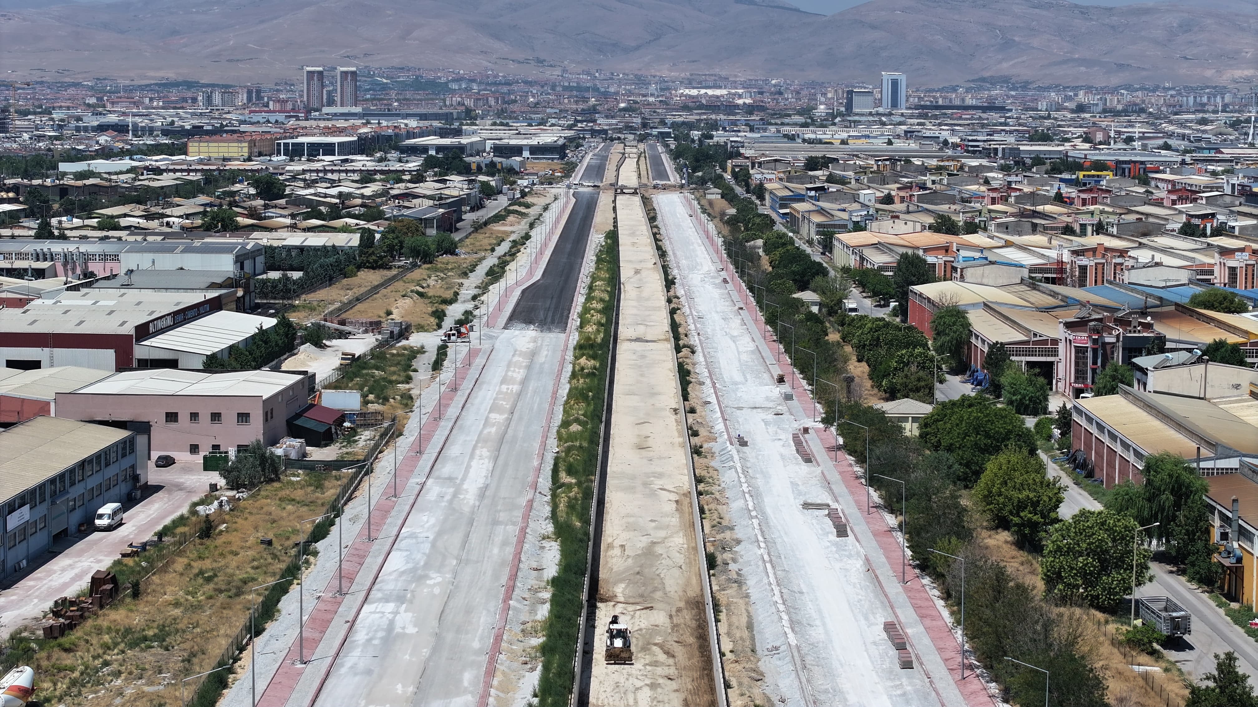 Başkan Altay, Keçili Kanalı ve Murat Kurum Caddesi’ndeki çalışmaları yerinde inceledi