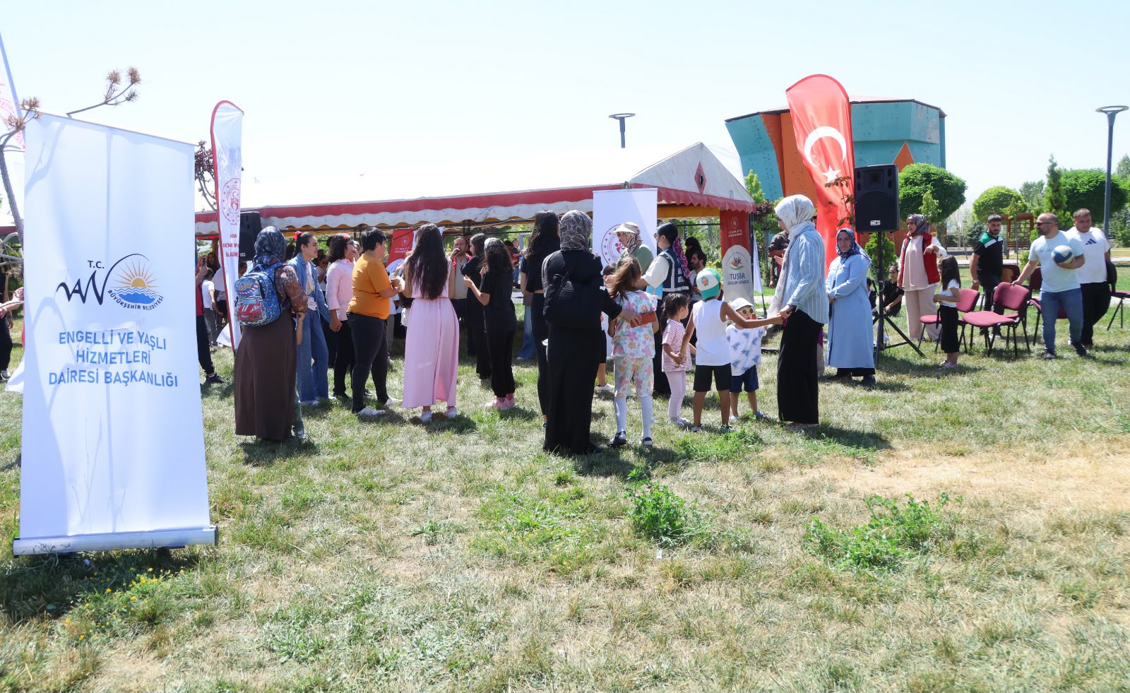 Özel gereksinimli çocuklar Van’daki “Gençlik ve Spor Festivali”nde eğlendi