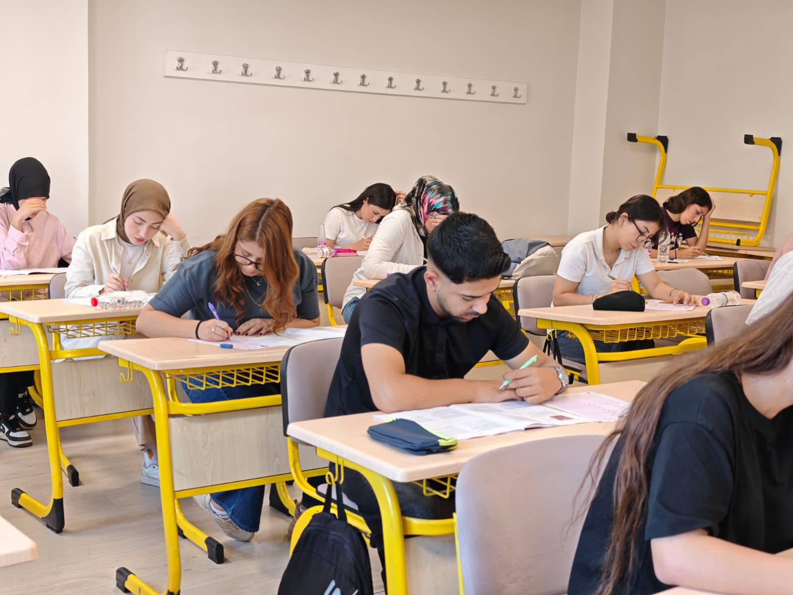 Kepez’de destek eğitim kursu öğrencilerinden YKS ve LGS başarısı